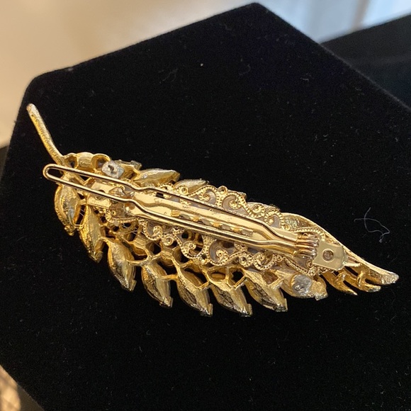 Vintage Brooch up-cycled in to a Hair Barrett. Excellent condition. 3” - Picture 5 of 7